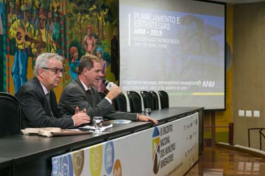 Confira os materiais de apoio utilizados durante apresentações do III Encontro Nacional dos Municípios Mineradores
