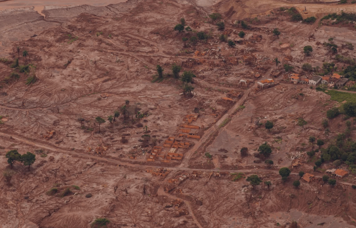 Mineradora pode ser multada em R$ 36 milhões por poluição do Rio Vermelho, em Crixás (GO)