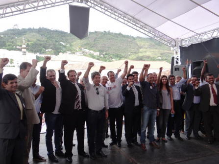 Ato público mobiliza 30 prefeitos em Ouro Preto