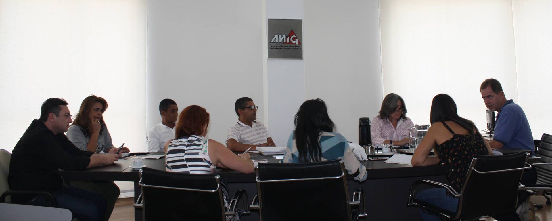 Consultores da AMIG orientam servidores de Diamantina