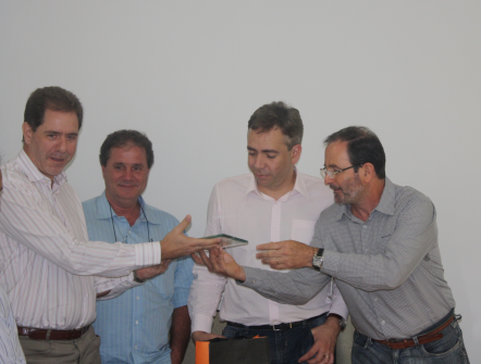 Amig homenageia Juninho Salvador, ex-presidente da Associação