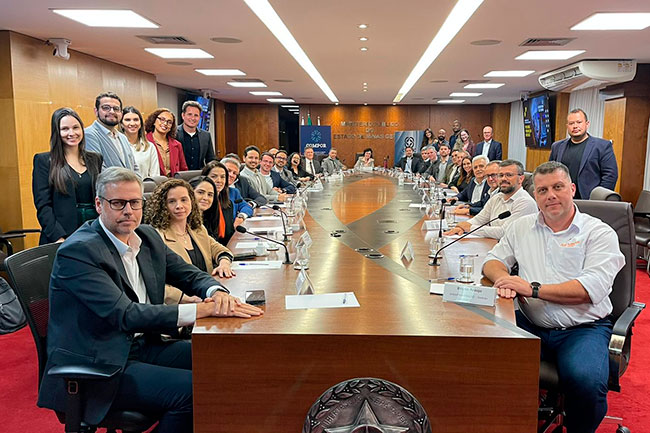 Amig Brasil celebra acordo histórico mediado pelo MPMG que resultou em medidas para garantir mais segurança nas BRs 040 e 356