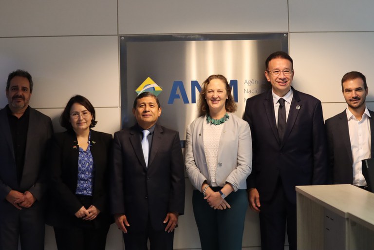 Embaixadora da Austrália visita Agência para fortalecer cooperação bilateral em mineração