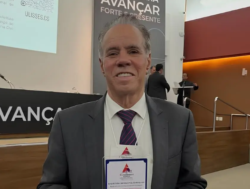 Prefeito de São Gonçalo do Rio Abaixo recebe prêmio de destaque no 1° Congresso Estadual de Vereadores