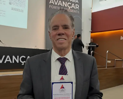 Prefeito de São Gonçalo do Rio Abaixo recebe prêmio de destaque no 1° Congresso Estadual de Vereadores