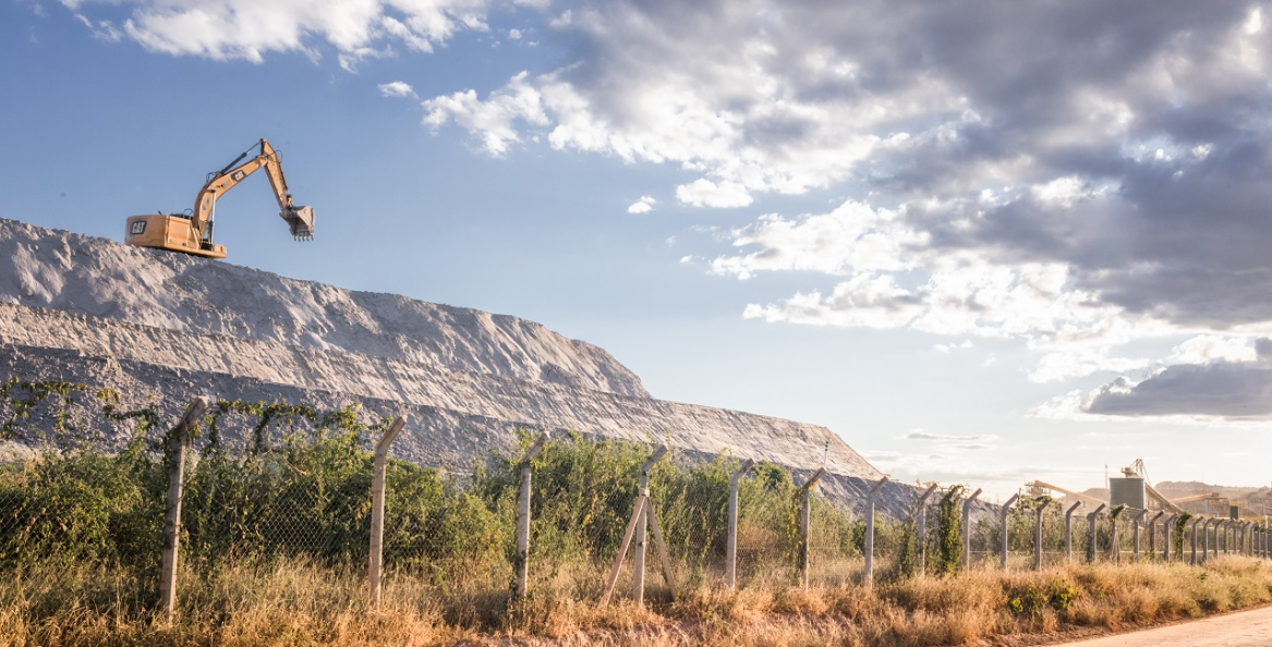 ANM discorda sobre interdição de pilhas da Sigma, mas emitiu dez autos de infração por falta de drenagem adequada