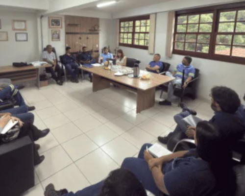 Prefeito de Barão de Cocais reúne 6 mineradoras e define limite de horário para caminhões na avenida do Contorno