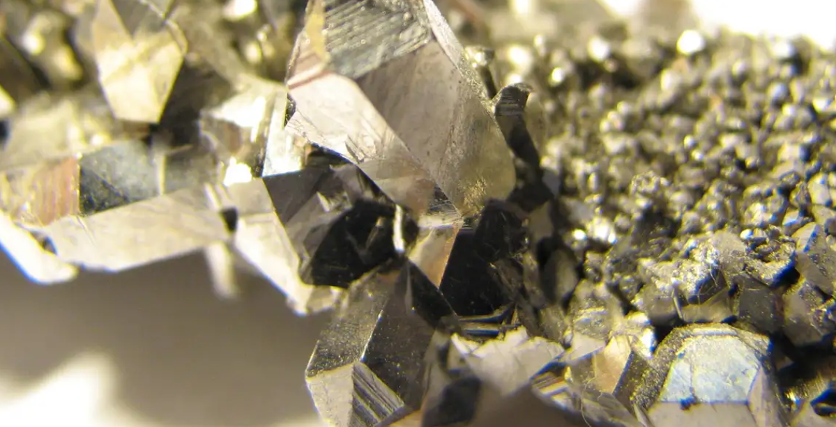 Brasil resiste à pressão dos EUA por acordo sobre minerais estratégicos, diz NYT