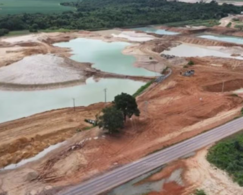 Garimpo ilegal devasta área equivalente a três campos de futebol na Amazônia em MT