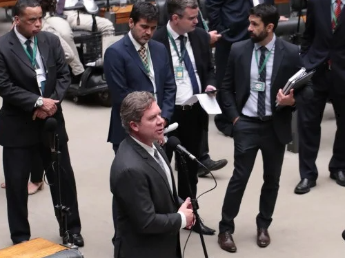 Câmara adia votação do PL que cria regras para o mercado do ouro