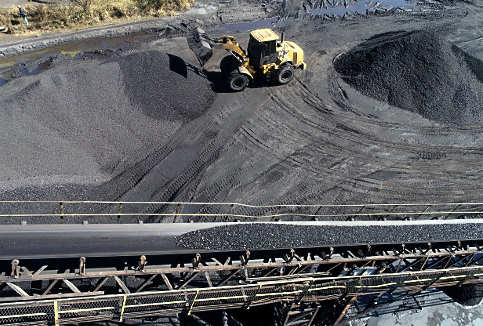 Estudo global vê contradiçãoem política para carvãomineral no Brasil