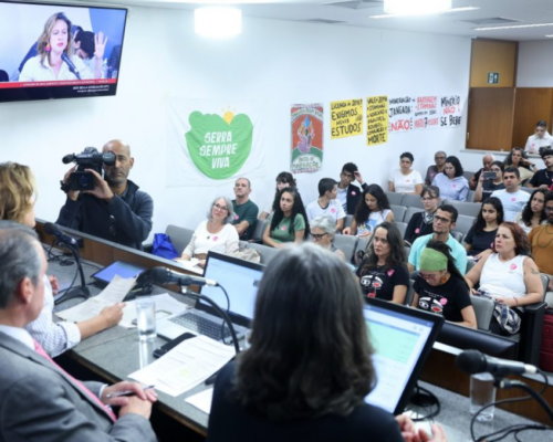 Debate sobre mineração em Brumadinho reúne denúncias e temor de moradores