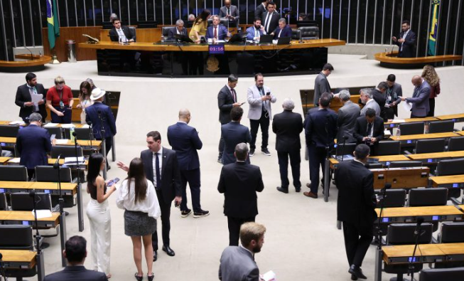 Câmara aprova urgência para projeto que altera legislação sobre mineração