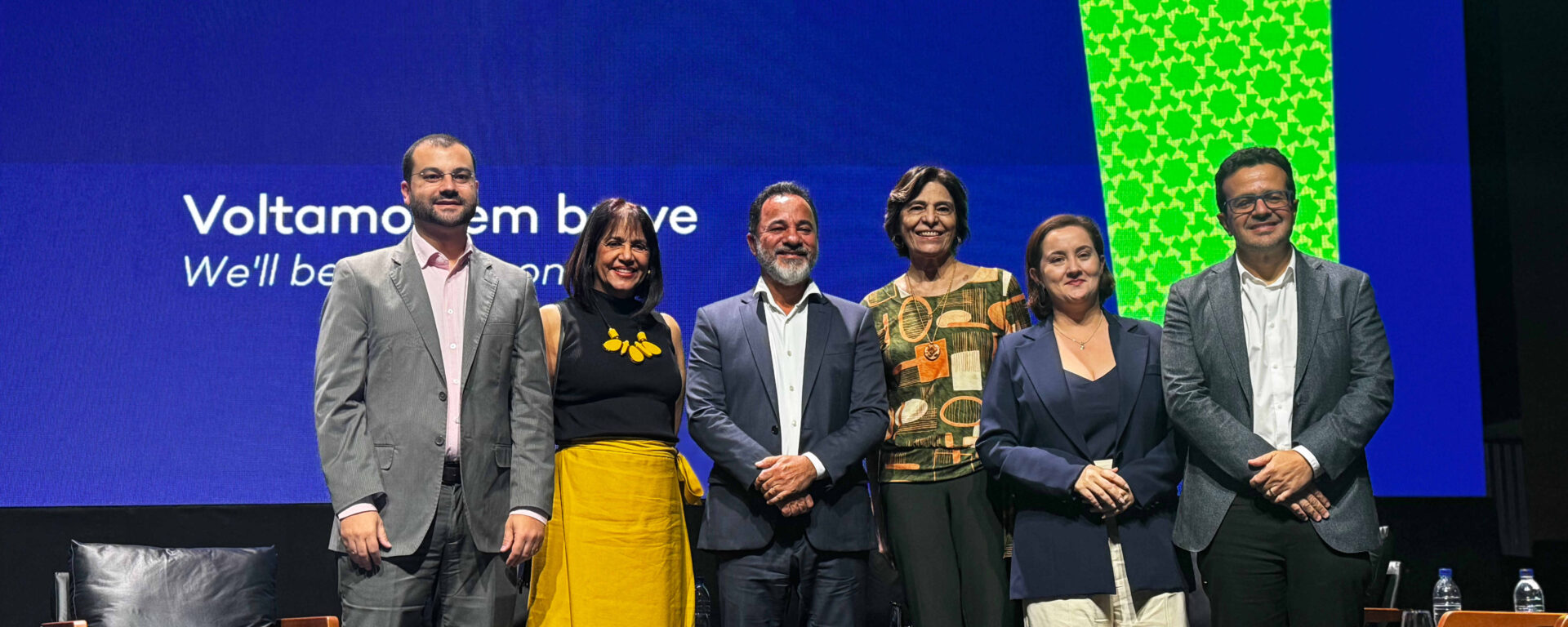 AMIG Brasil media debate sobre  planos estaduais de mineração e desenvolvimento regional durante a Exposibram
